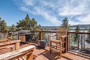 Lakefront Lodge by Avantstay Lakefront Cabin w Hot Tub