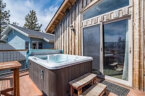 Lakefront Lodge by Avantstay Lakefront Cabin w Hot Tub