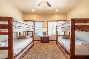 Lakefront Lodge by Avantstay Lakefront Cabin w Hot Tub