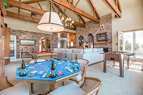 La Barrique by Avantstay Secluded 14 Acre Estate w Vball Pool