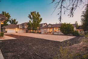 La Barrique by Avantstay Secluded 14 Acre Estate w Vball Pool