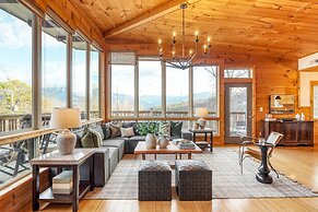 Chestnut by Avantstay Mountain Cabin w Treetop Views Hot Tub Game Room
