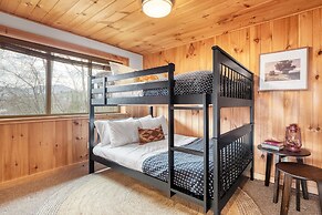 Chestnut by Avantstay Mountain Cabin w Treetop Views Hot Tub Game Room