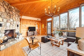Chestnut by Avantstay Mountain Cabin w Treetop Views Hot Tub Game Room