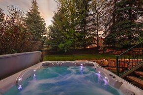 Conifer by Avantstay Secluded Cabin Amongst the Trees w Hot Tub