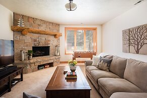 Conifer by Avantstay Secluded Cabin Amongst the Trees w Hot Tub