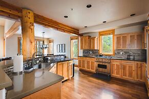 Conifer by Avantstay Secluded Cabin Amongst the Trees w Hot Tub