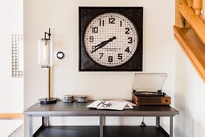 Conifer by Avantstay Secluded Cabin Amongst the Trees w Hot Tub