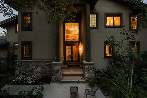 Conifer by Avantstay Secluded Cabin Amongst the Trees w Hot Tub