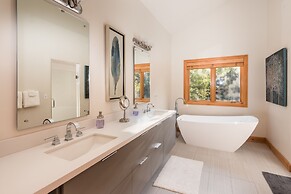 Conifer by Avantstay Secluded Cabin Amongst the Trees w Hot Tub