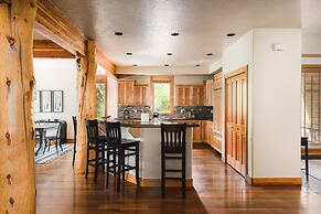 Conifer by Avantstay Secluded Cabin Amongst the Trees w Hot Tub