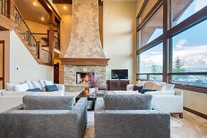 High Meadow by Avantstay Alpine Views w Indoor Pool Hot Tub Open Floor
