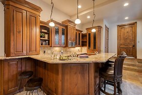High Meadow by Avantstay Alpine Views w Indoor Pool Hot Tub Open Floor