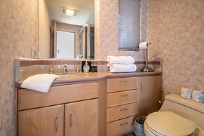 Heavenly Valley by Avantstay Home w Pool Sauna Hot Tub Game Room Tenni