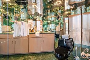 Heavenly Valley by Avantstay Home w Pool Sauna Hot Tub Game Room Tenni