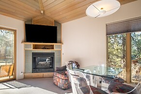 Heavenly Valley by Avantstay Home w Pool Sauna Hot Tub Game Room Tenni