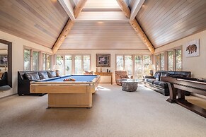 Heavenly Valley by Avantstay Home w Pool Sauna Hot Tub Game Room Tenni