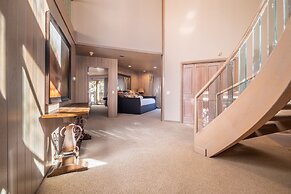 Heavenly Valley by Avantstay Home w Pool Sauna Hot Tub Game Room Tenni