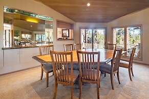 Heavenly Valley by Avantstay Home w Pool Sauna Hot Tub Game Room Tenni