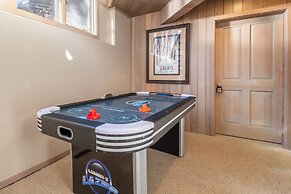 Heavenly Valley by Avantstay Home w Pool Sauna Hot Tub Game Room Tenni