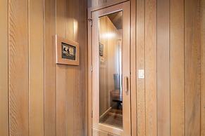 Heavenly Valley by Avantstay Home w Pool Sauna Hot Tub Game Room Tenni