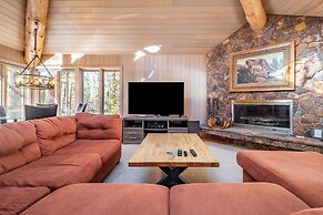 Heavenly Valley by Avantstay Home w Pool Sauna Hot Tub Game Room Tenni