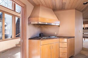 Heavenly Valley by Avantstay Home w Pool Sauna Hot Tub Game Room Tenni