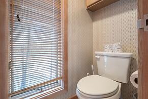 Heavenly Valley by Avantstay Home w Pool Sauna Hot Tub Game Room Tenni