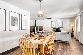 Quiet River Bend Cabin by Avantstay 35 Mins to Mt Bachelor 10 Mins to 