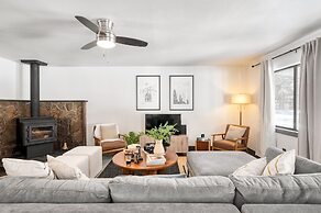 Quiet River Bend Cabin by Avantstay 35 Mins to Mt Bachelor 10 Mins to 