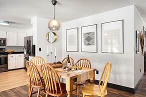 Quiet River Bend Cabin by Avantstay 35 Mins to Mt Bachelor 10 Mins to 