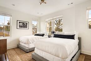 Hart Suite 3 by Avantstay Gorgeous Town House w Modern Amenities in Na