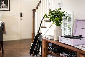 Hart Suite 3 by Avantstay Gorgeous Town House w Modern Amenities in Na