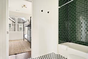 Hart Suite 3 by Avantstay Gorgeous Town House w Modern Amenities in Na