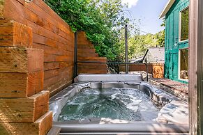 Red Hawk by Avantstay Charming Cabin w Theatre Spa 5mins to Deer Valle