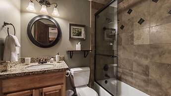Red Hawk by Avantstay Charming Cabin w Theatre Spa 5mins to Deer Valle