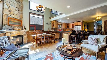 Red Hawk by Avantstay Charming Cabin w Theatre Spa 5mins to Deer Valle