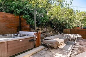 Red Hawk by Avantstay Charming Cabin w Theatre Spa 5mins to Deer Valle