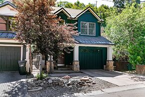 Red Hawk by Avantstay Charming Cabin w Theatre Spa 5mins to Deer Valle