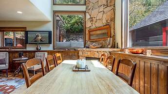 Red Hawk by Avantstay Charming Cabin w Theatre Spa 5mins to Deer Valle