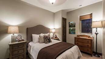 Red Hawk by Avantstay Charming Cabin w Theatre Spa 5mins to Deer Valle