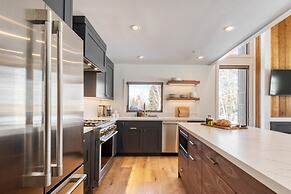 Quicksilver by Avantstay Park City Town House in Great Location