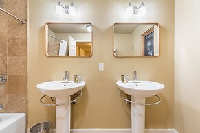 River Rock by Avantstay 8 Bedroom Ski Estate w Hot Tub Movie Theatre 1