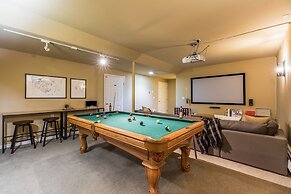 River Rock by Avantstay 8 Bedroom Ski Estate w Hot Tub Movie Theatre 1