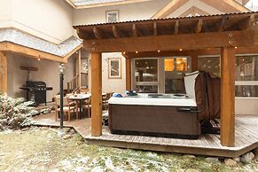 River Rock by Avantstay 8 Bedroom Ski Estate w Hot Tub Movie Theatre 1