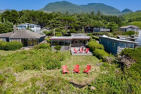 The Pilot House by Avantstay Stunning Home Right On Arch Cape Beach