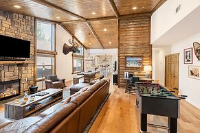 Teddy by Avantstay Majestic Cabin in Big Bear w Balcony