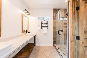 Teddy by Avantstay Majestic Cabin in Big Bear w Balcony