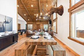 Teddy by Avantstay Majestic Cabin in Big Bear w Balcony