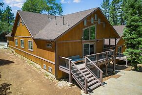 Teddy by Avantstay Majestic Cabin in Big Bear w Balcony